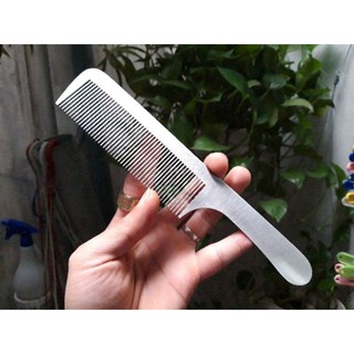 Lược thép cắt tóc nam nữ loại tốt, lược cắt tóc kim loại không gỉ chải cực bám tóc.