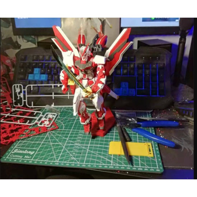 Mô Hình Gundam MG Astray Red Frame Daban hàng có sẵn