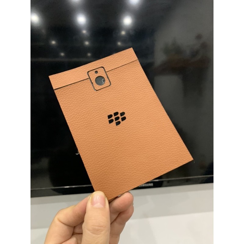 Dán da lưng Blackberry Passport AT&T đủ màu