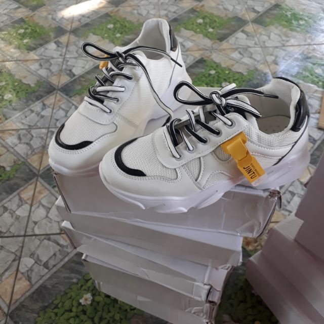Giày thể thao 260k