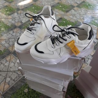 Giày thể thao 260k