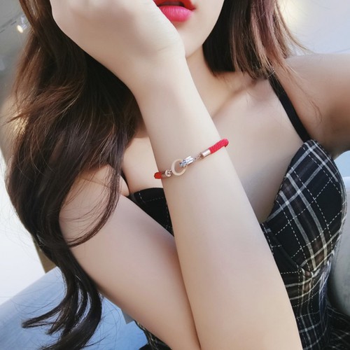 Lắc Tay Nữ 2 Khoen Tròn Dây Đỏ May Mắn Titan Ko Đen TT 3105