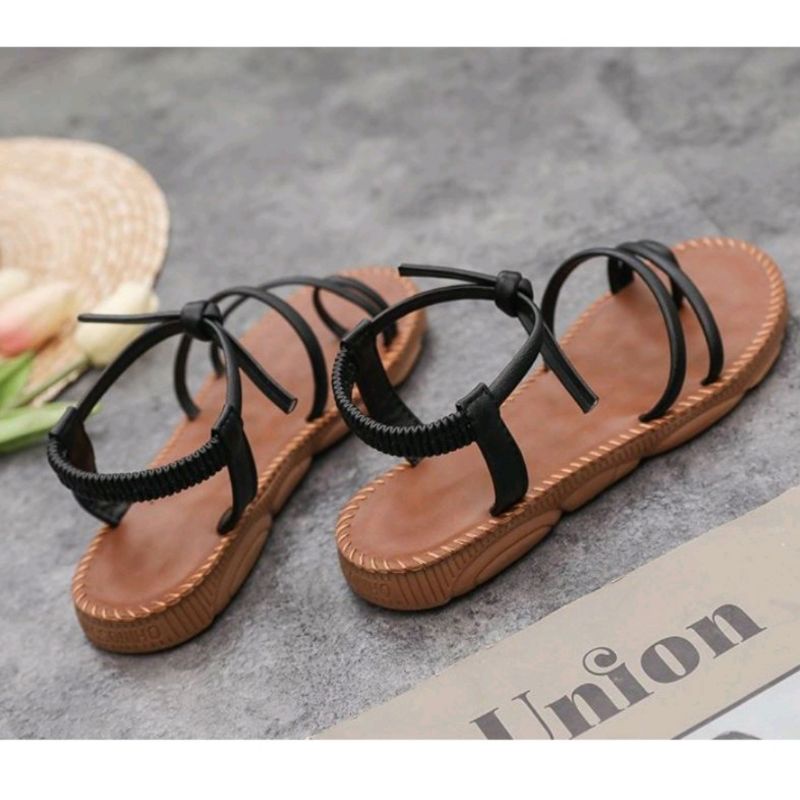 Sandal sỏ ngón nữ