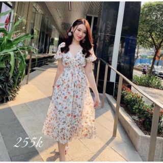 Váy thiết kế