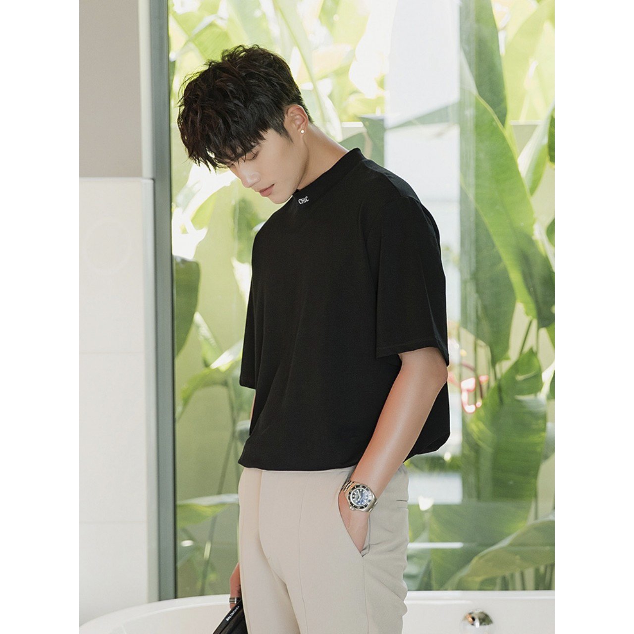 Áo thun nam tay lỡ cổ bo thêu chữ CHIC - Đen | BigBuy360 - bigbuy360.vn