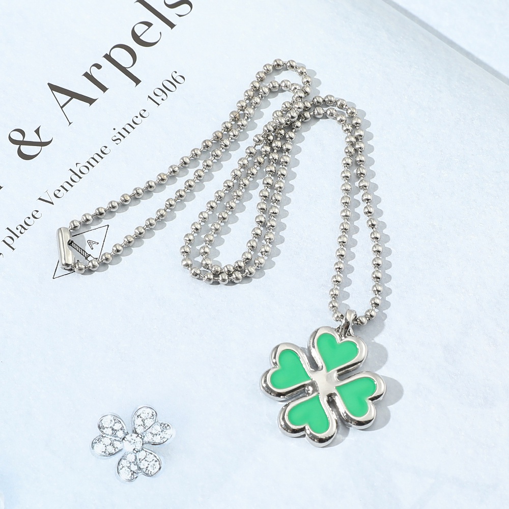 Dây chuyền mặt cỏ bốn lá phim anime Tokyo Revengers Hinata Tachibana