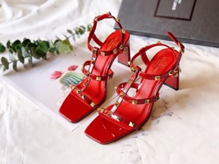 Giày sandal đinh tán gót nhập 7p