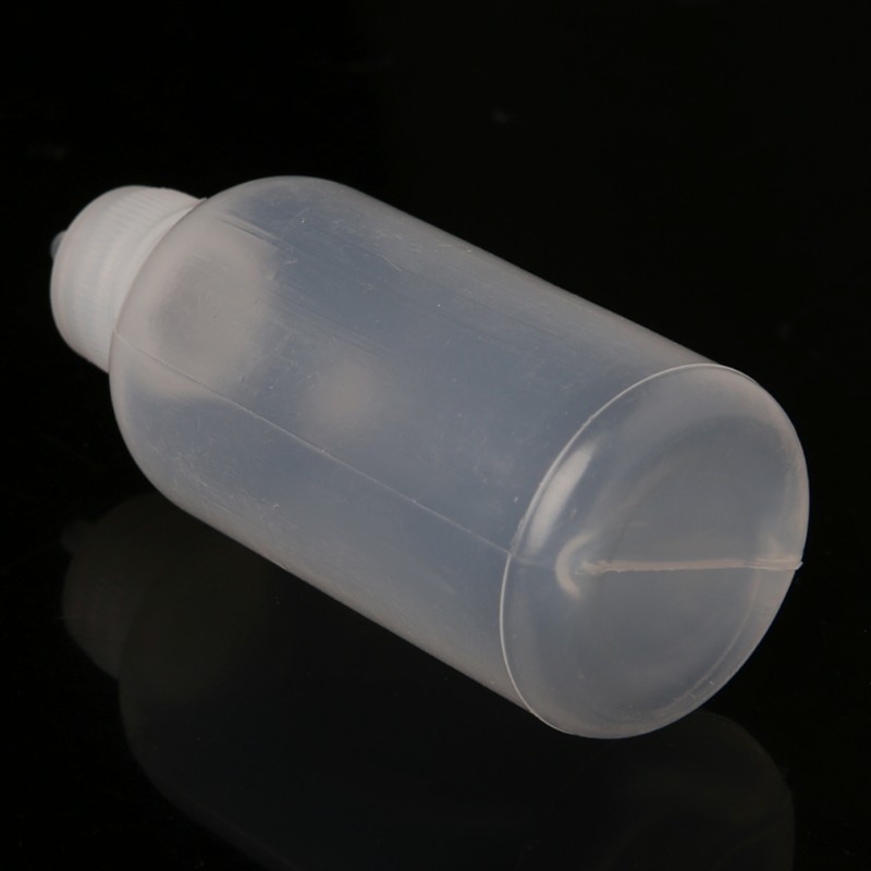 Chai nhựa đựng chất lỏng 50ml cùng với kim tiện dụng