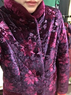 Áo nhung bà già .