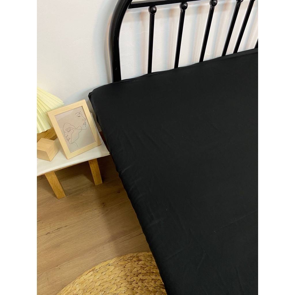 Ga Giường Bo Chun Dikha Decor Cotton Satin Hàn Quốc Cao Cấp Màu Đen