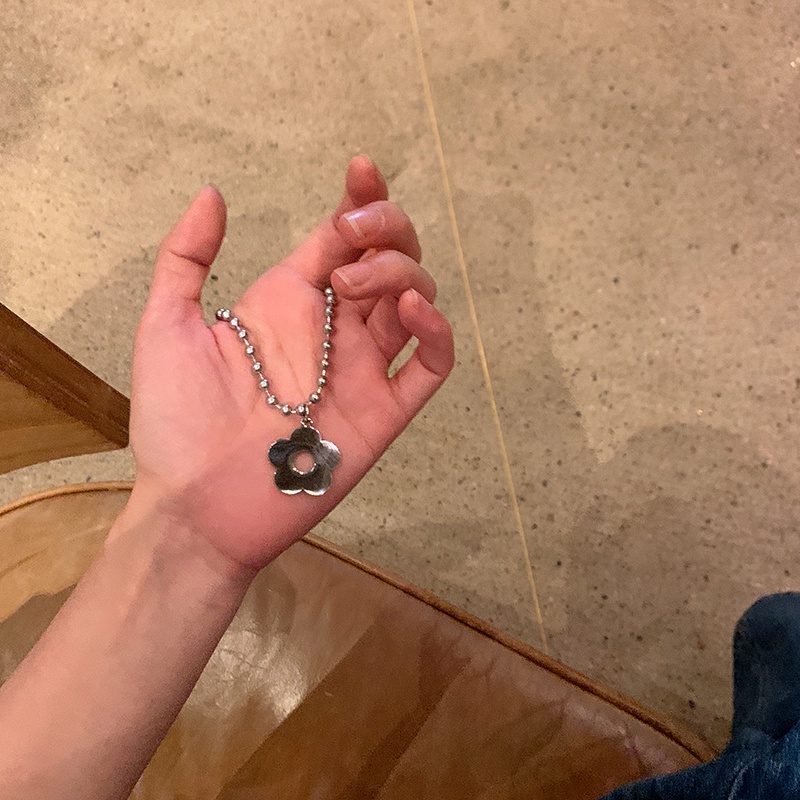 Vòng cổ Chuỗi Hạt Tròn Bằng Thép Titan Không Phai Hình Hoa Đơn Giản Ngọt Ngào Và Thời Trang Mùa Hè Cho Nữ