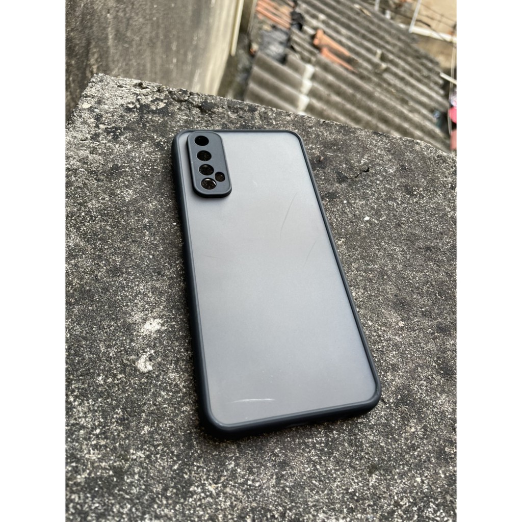 Ốp lưng Realme 8, Realme 8 Pro nhám, viền đen, chống sốc