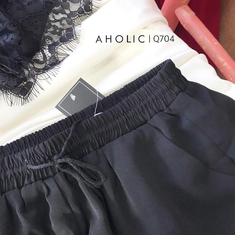QUẦN SHORT VẢI PHỐI REN RÚT CHUN AHOLIC Q704