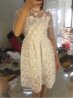 Váy ren thiết kế