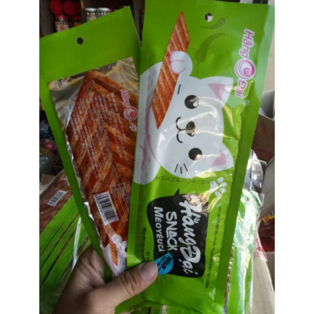 Snack Mèo yêu cá