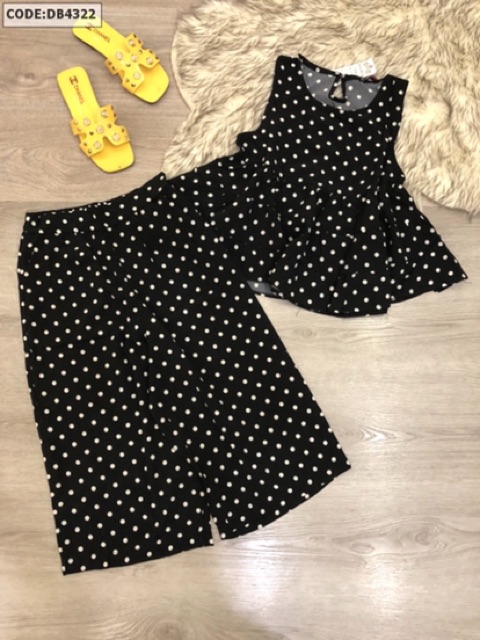 Đồ bộ nữ sát nách tầng quần lửng | BigBuy360 - bigbuy360.vn