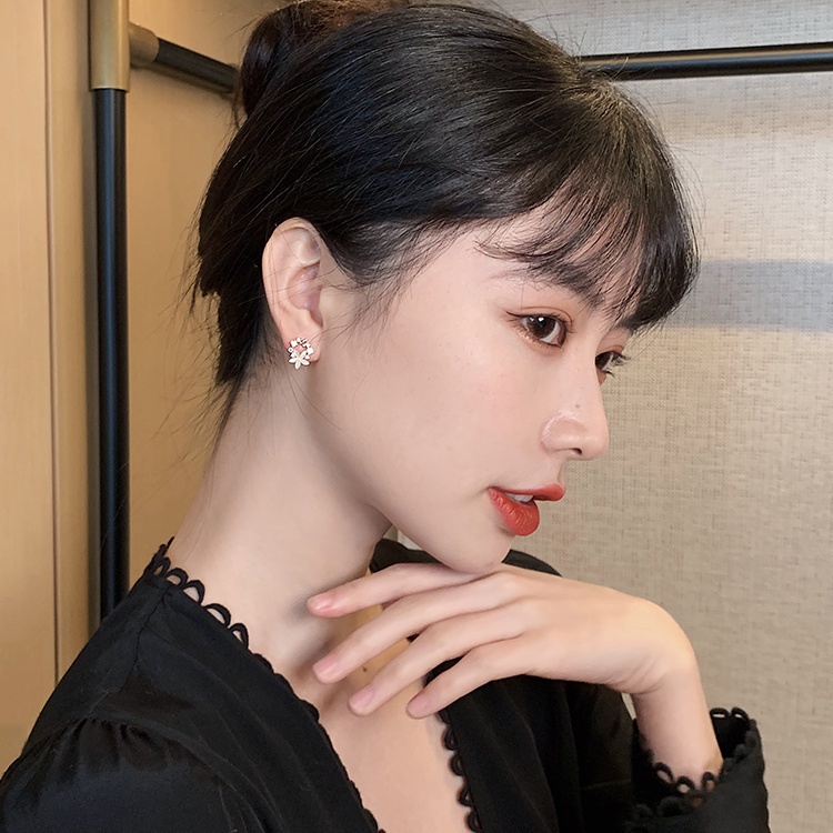 Đôi khuyên tai hình cánh hoa đính đá mắt mèo thời trang cho nữ