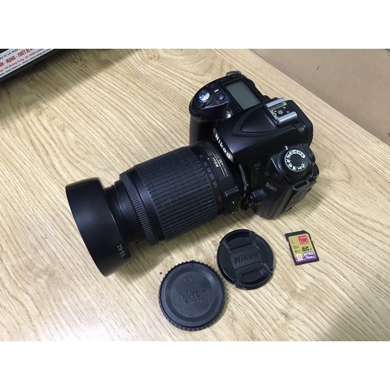 Máy ảnh Nikon D90 + Nikon 18-105mm f/3.5-5.6G VR ED (Hoặc Nikon 55-200mm VR, ED)