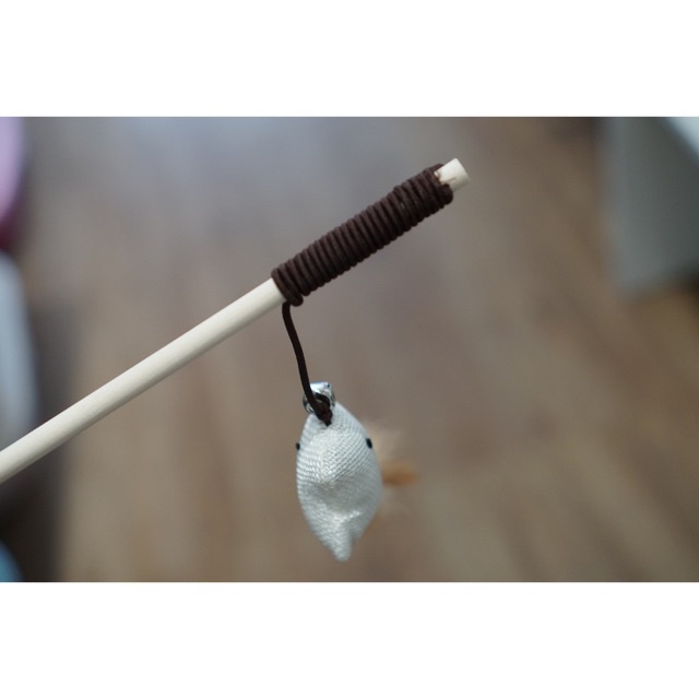 Cần Câu Mèo Cán Gỗ Đồ Chơi Vui Nhộn - Cây Vờn Mèo Hoạt Động
