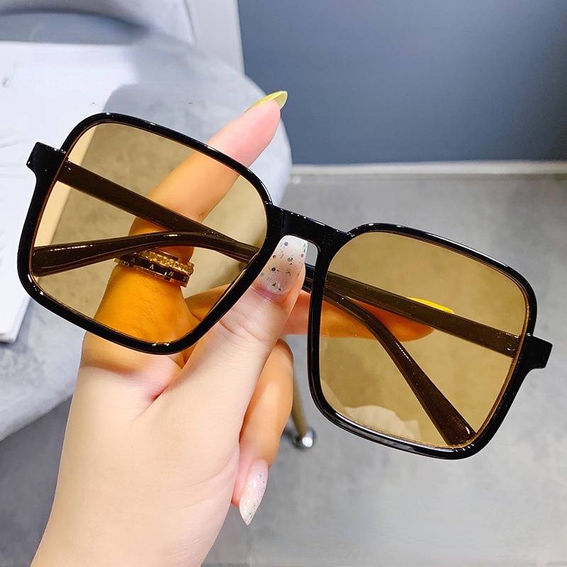 TikTok Retro Sunglasses Street Shooting Fashion Glasses   Lightweight and Anti-blue Light  Unisex