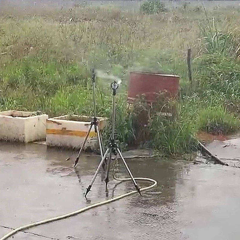 2 Béc tưới cây phun mưa kiểu thìa xoay 360 độ chân ren 21mm