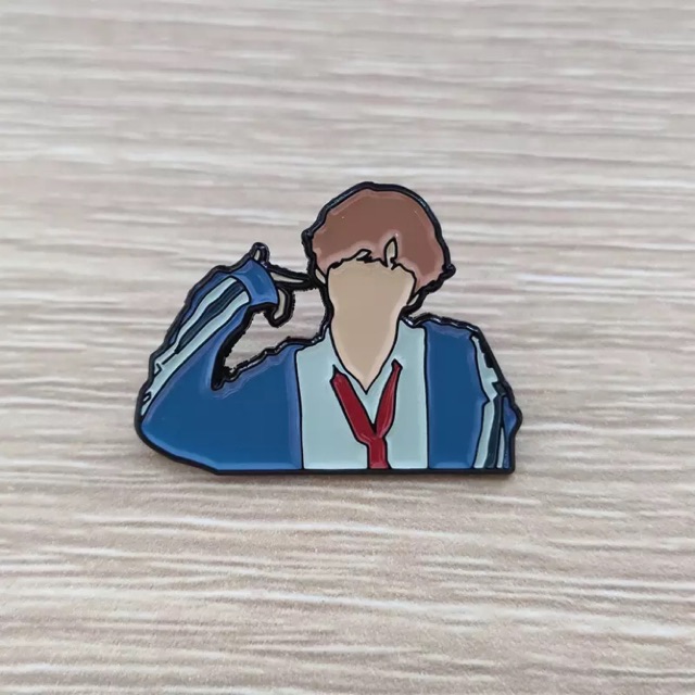 (Order Hàn) Pins cài áo men cứng V BTS DNA Official {cam kết chất lượng}