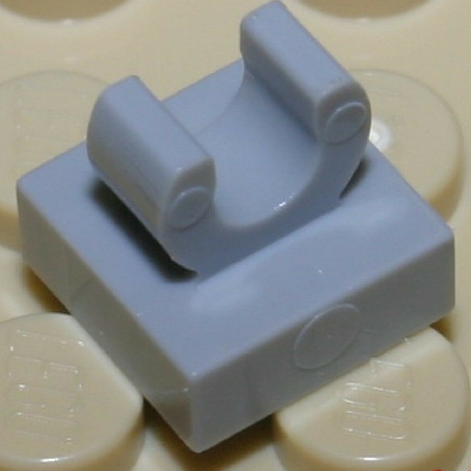 LEGO Miếng 1x1 Xám Nhạt Với Vòng Kẹp Thẳng ID 6071229 15712