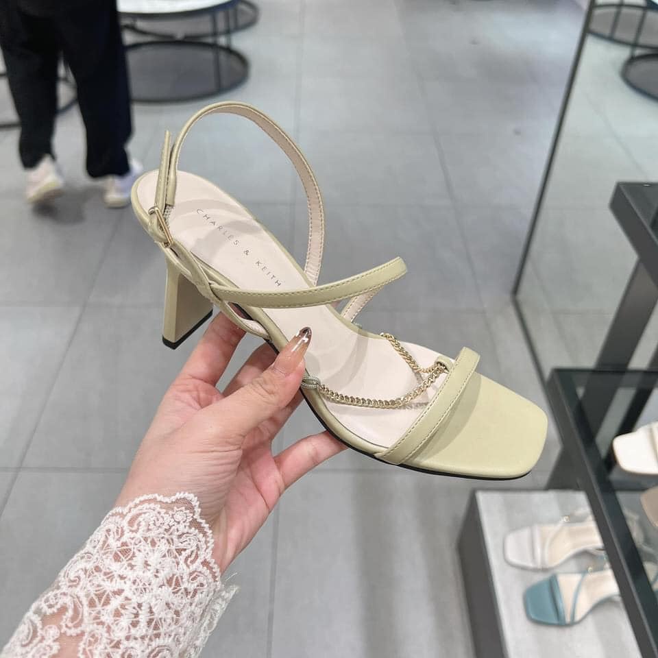 Giày sandal nữ cao gót 7 phân xích vàng Charles & Keith | Auth - Sing - Ảnh thật