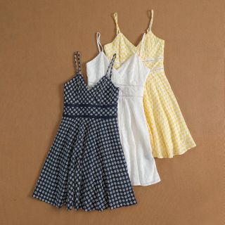 Đầm 2 dây Trixxi Embroidered Fit and Flare dress