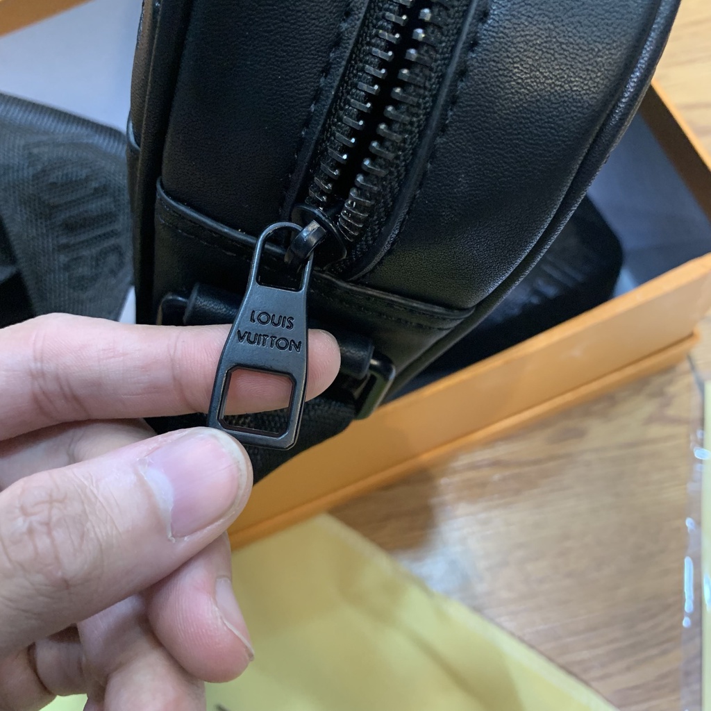 Túi Đeo Chéo LV Nam/Nữ Phiên Bản Siêu Cấp Full Box Bill Sang Trọng - Chất Liệu Da Xịn Không Bong Tróc , Không Phai Màu.. | BigBuy360 - bigbuy360.vn