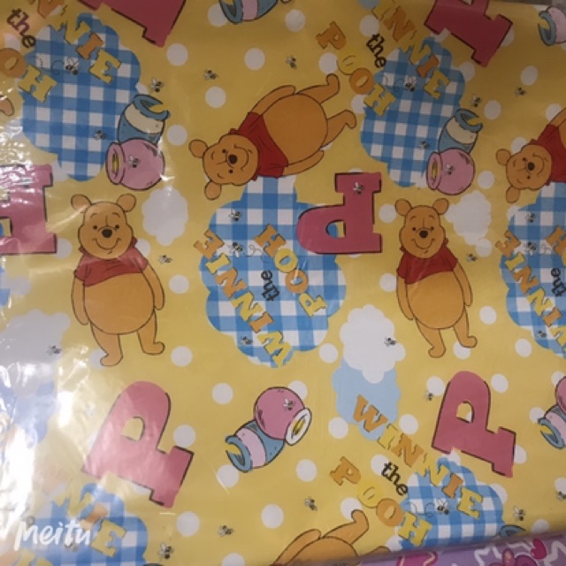 Giấy gói quà gấu Pooh