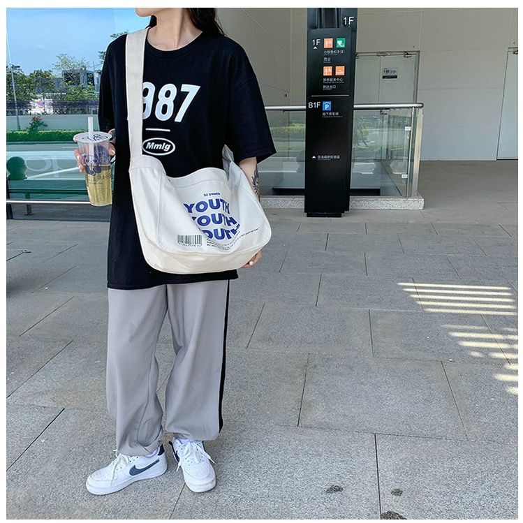 Túi đeo chéo đi học Youth vải canvas Túi đeo vai unisex giá rẻ đi chơi phong cách Hàn Quốc Bee Canvas