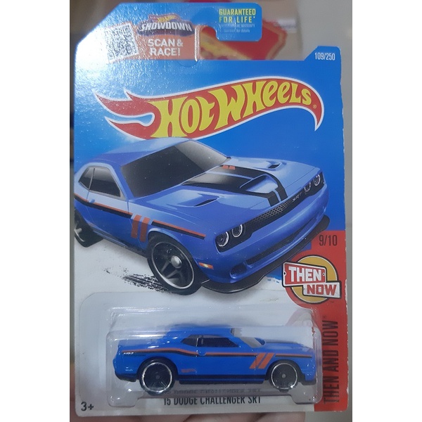 Xe mô hình Hot Wheels '15 Dodge Challenger SRT