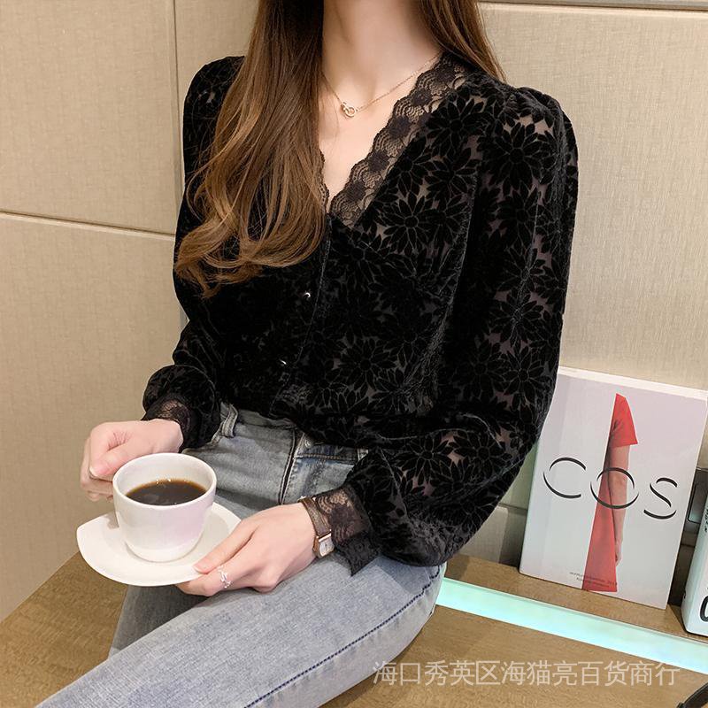 Áo Nhung Tay Dài Cổ Chữ v Phối Ren Màu Đen Phong Cách Retro Thời Trang Cho Nữ