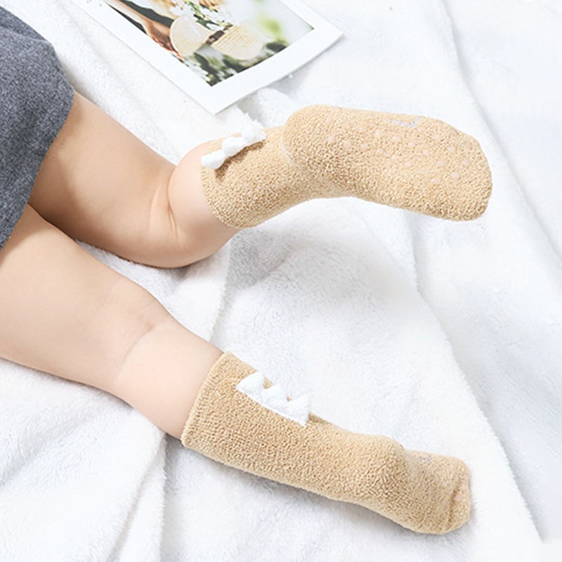 Vớ Nhung San Hô Giữ Ấm Bắp Chân Chống Trượt Hình Khủng Long Dễ Thương Cho Bé