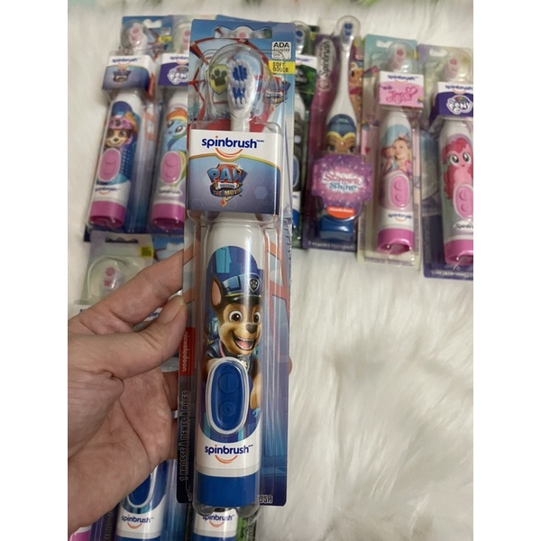 ⭐️⭐️BÀN CHẢI PIN CHO BÉ SPINBRUSH  💰💰💰giá: 220k   💎Bàn chải đánh răng loại bỏ mảng bám và mát xa nướu .