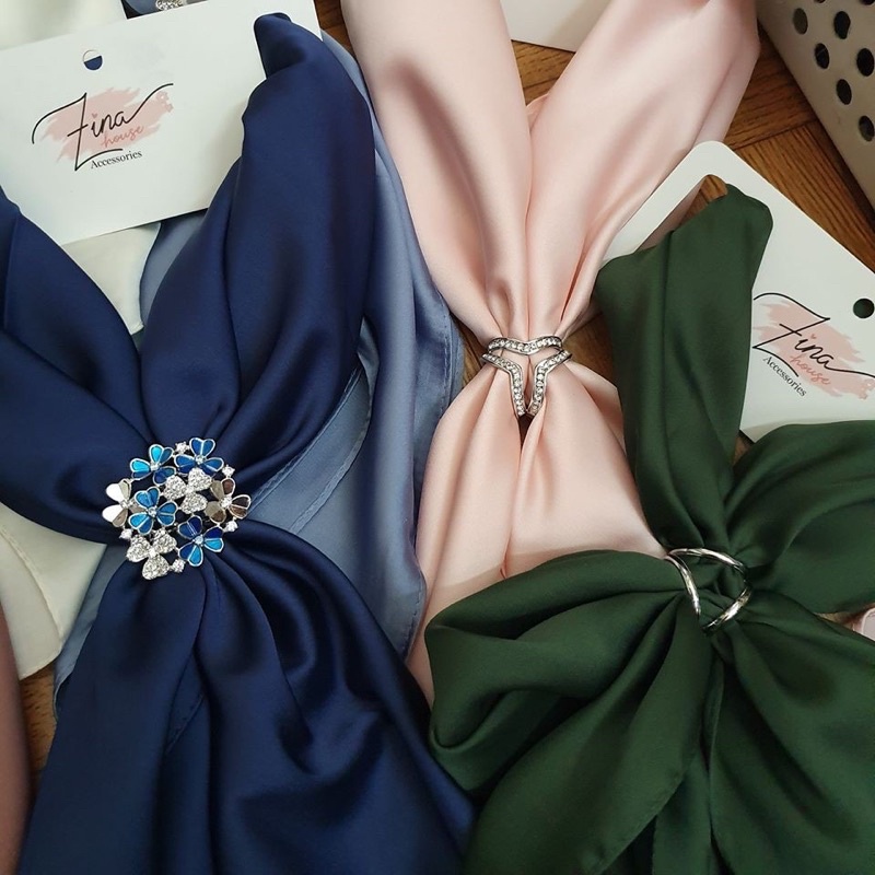 Khăn lụa vuông trơn quàng cổ size 70x70cm