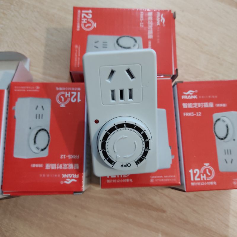 Ổ cắm hẹn giờ bằng cơ FRK5  công suất 10A/220V Chính hãng  + Tặng Phích chuyển đổi từ 3 chấu sang 2