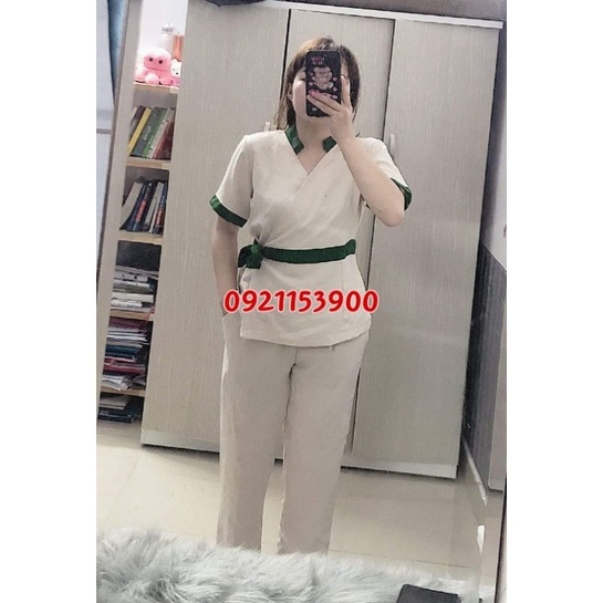 Đồng phục spa màu kem nâu và kem xanh lá