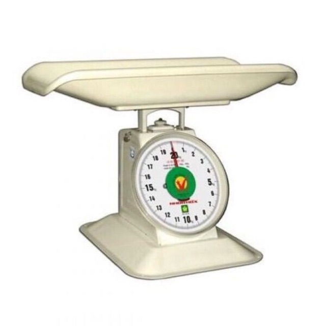 Cân trẻ sơ sinh, em bé Nhơn Hoà.