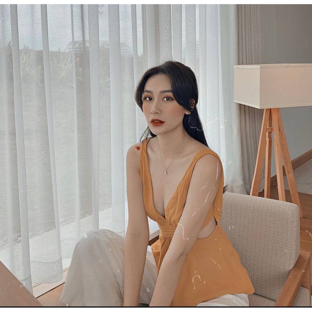 Áo Đũi Cổ V Khoét Eo Hở Lưng (VÀNG)