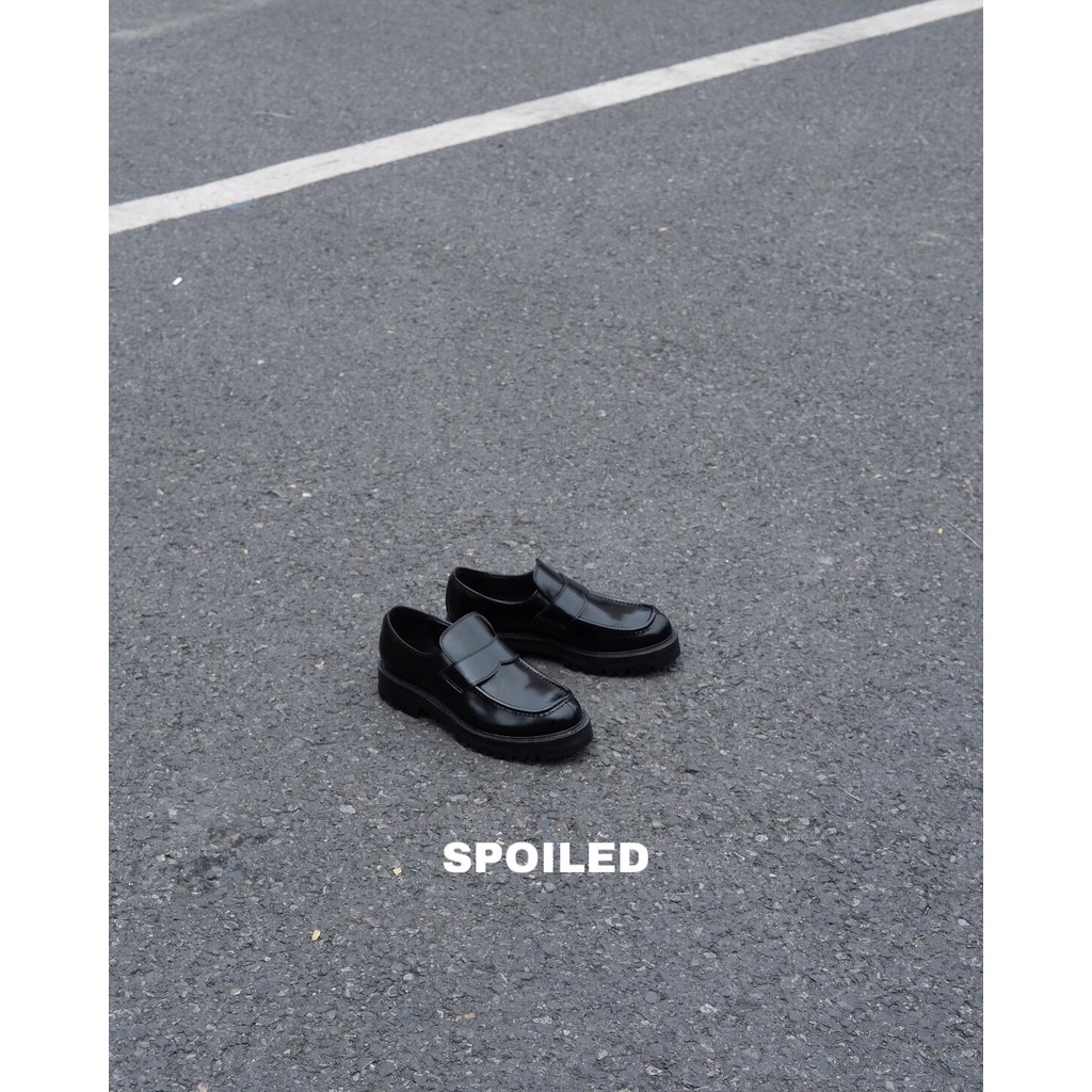 Giày Loafer SPOILED Da Bê Bóng Kính Đen