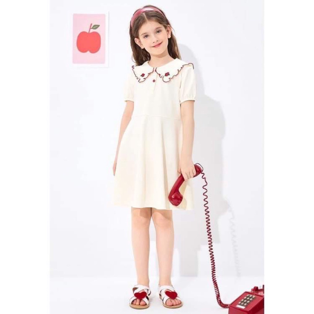 BG515 - VÁY TRẮNG CỔ BÈO VIỀN ĐỎ BÉ GÁI