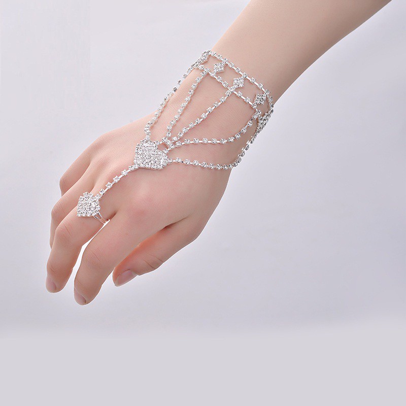 Lắc tay đính đá kèm nhẫn hình tim