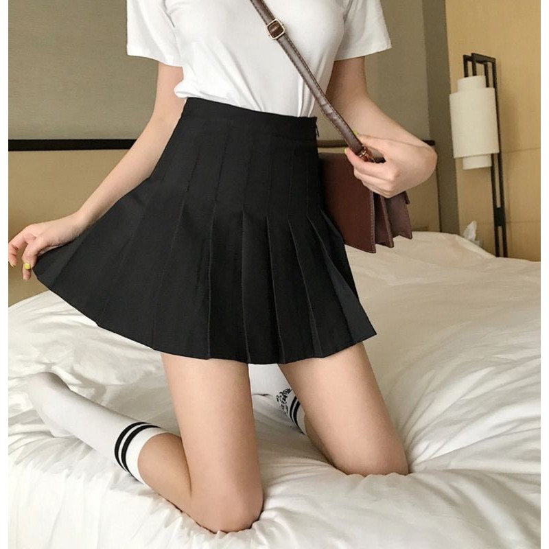 Chân váy xếp ly quốc dân dáng ngắn hai màu đen trắng | BigBuy360 - bigbuy360.vn