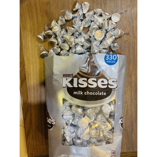 DATE 7/2022 - LẺ 300G TỪ TÚI 330 VIÊN KẸO CHOCOLATE KISSES - CHOCOLATE HERSHEY'S KISSES