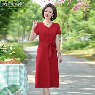 Middle váy ngắn tay mùa hè của mẹ phong cách phương Tây 40 tuổi 50 phụ nữ trung niên và cao sa tanh dài qua đầu