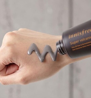 MẶT NẠ ĐẤT SÉT TRO NÚI LỬA DẠNG LỘT INNISFREE