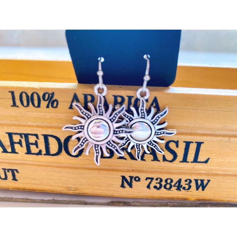 Khuyên tai Hàn Quốc