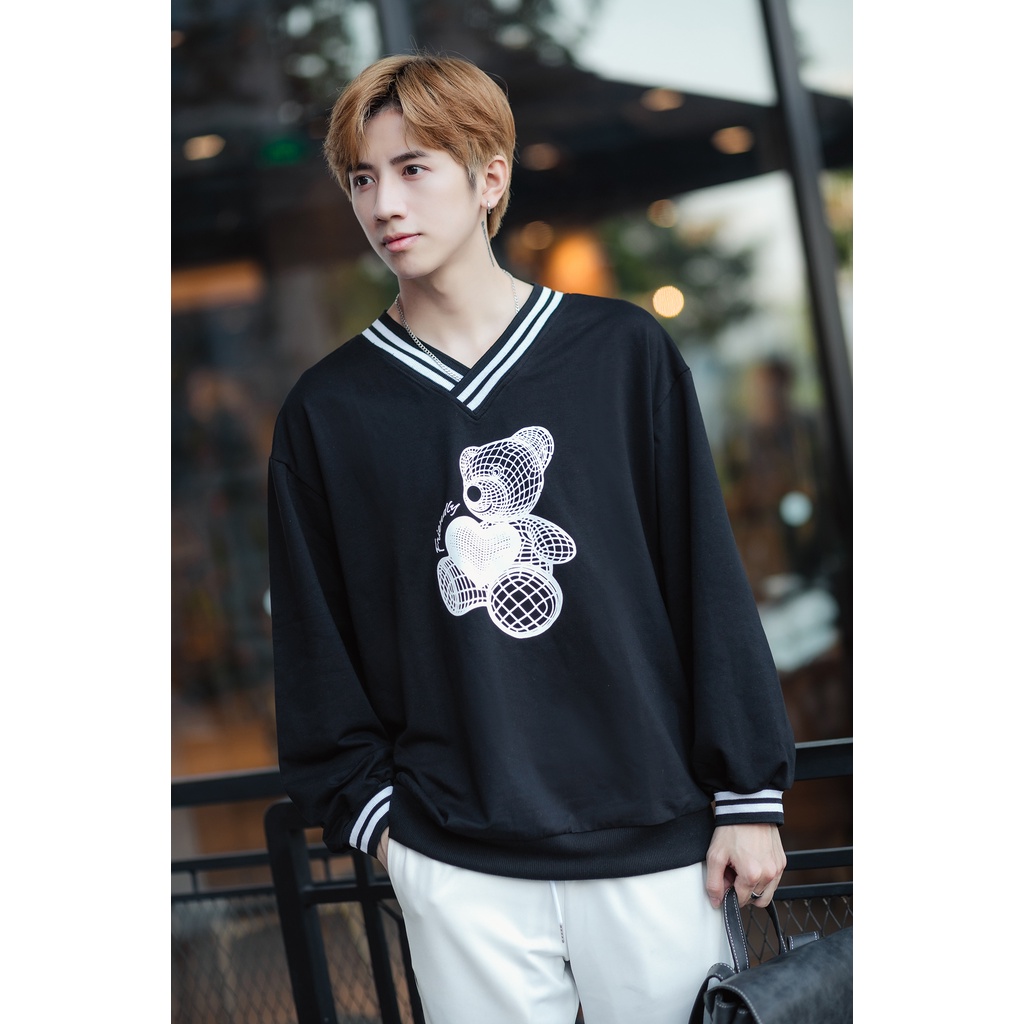 Áo Nỉ Đen Cao Cấp Sweater Dài Tay Nam MANDO Cổ Tim Họa Tiết In Gấu Form Rộng Basic Unisex Thời Trang Hàn Quốc NDN091